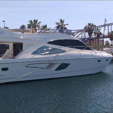 Yacht Pegasus II Hotel บาร์เซโลนา ภายนอก รูปภาพ