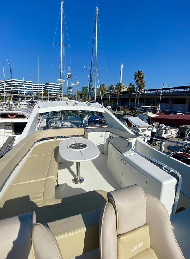 Yacht Pegasus II Hotel บาร์เซโลนา ภายนอก รูปภาพ