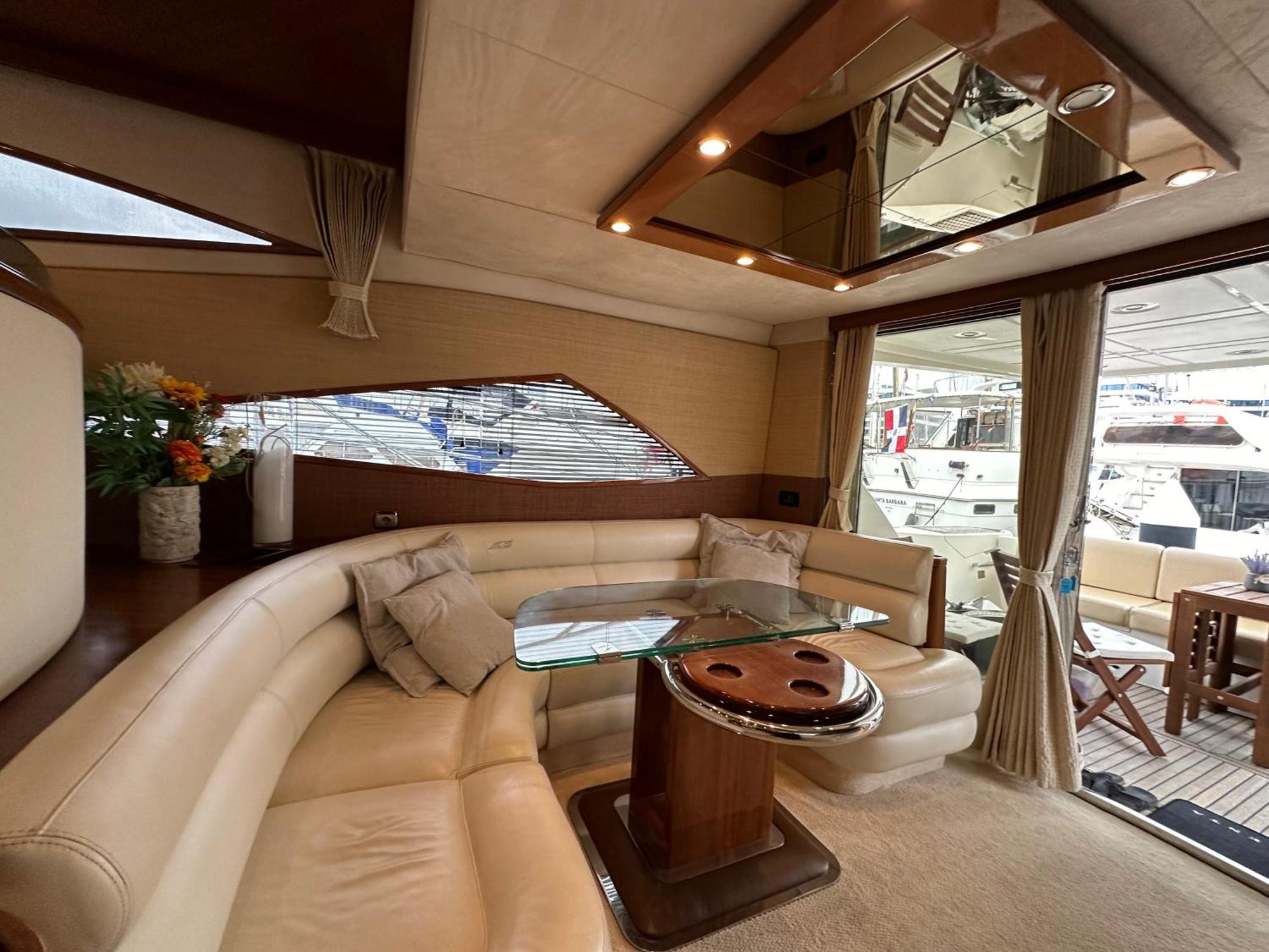 Yacht Pegasus II Hotel บาร์เซโลนา ภายนอก รูปภาพ